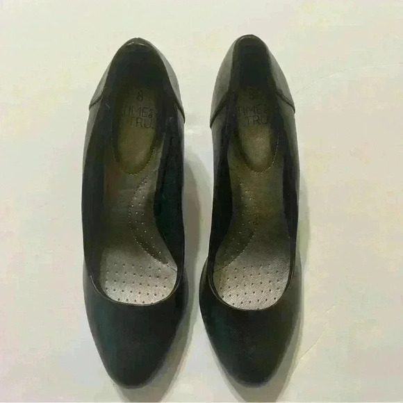 Time And Tru Classic Pumps Heels Womens 8 US Black Stylish Stiletto Heels - Picture 2 of 8